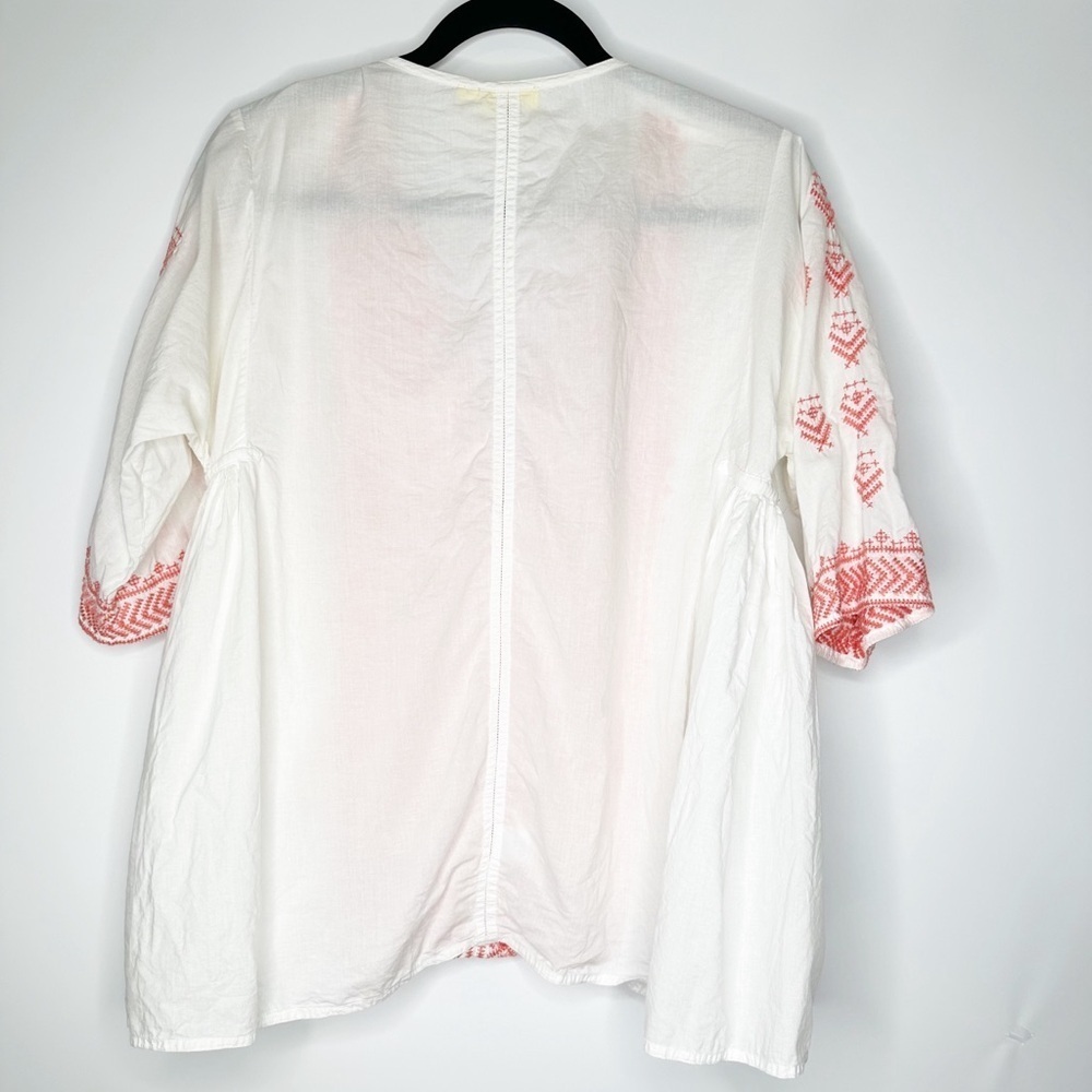 Roller Rabbit Bhopali Mada Smocked Top Size Medium - Picture 5 of 5